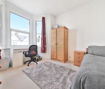 4 Bed Flat, Lyveden Road, SW17 - Photo 5