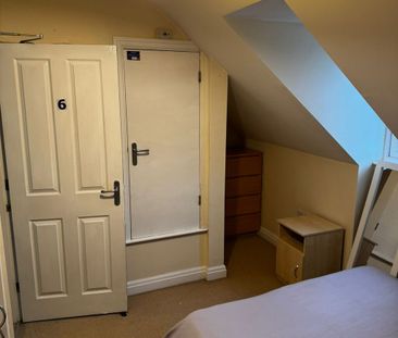 6 Bed Student Accommodation - Photo 3
