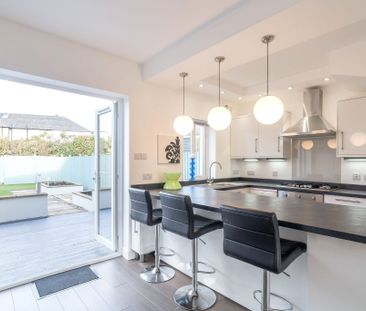 42 Riversdale Crescent - Photo 2