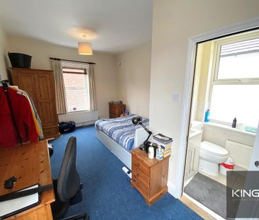 6 bedroom end of terrace house to rent - Photo 4