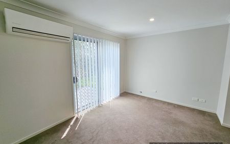 MODERN TOWNHOUSE - Photo 2