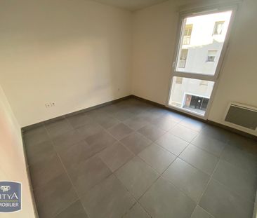 Location Appartement 2 pièces 38m² LA SEYNE SUR MER 83500 - Photo 2
