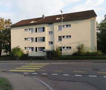 Charmante Dachwohnung mit 2 Balkonen - Foto 4