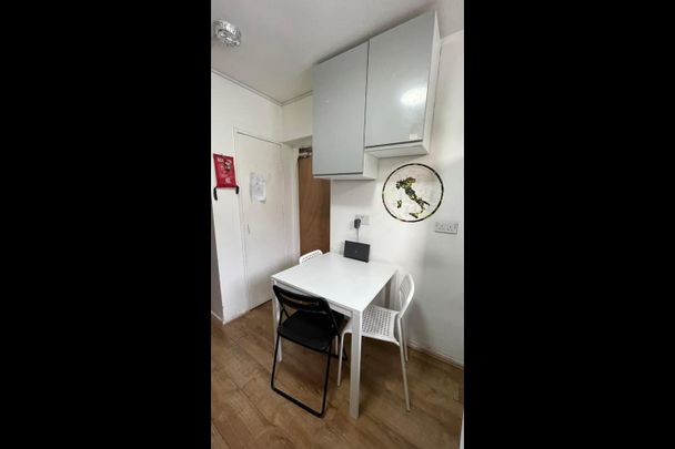 Room in a Shared House, Saracen Street, E14 - Photo 1