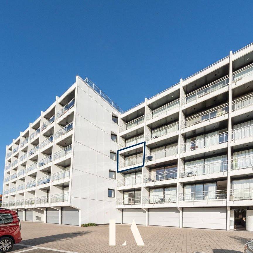 Vernieuwd appartement met 2 slaapkamers vlakbij Havengeul te Nieuwpoort. - Photo 1