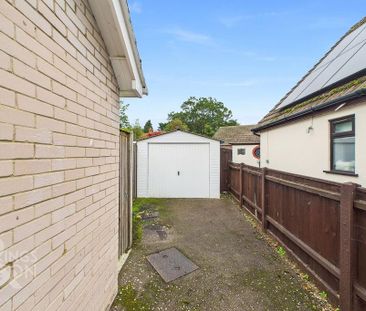 3 bedroom semi-detached bungalow to rent - Photo 6