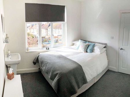 A Good Houseshare share for Rent in Hove Room 4 - Photo 4