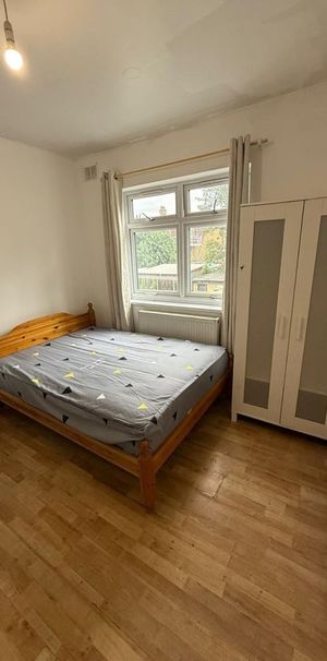 Room in a Shared House, Coombe Road, N22 - Photo 1