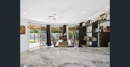 The Brief:Affordable Family Home in Helensvale: 4 bedrooms. Solar with Battery and a Pool - Photo 2
