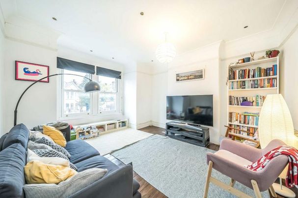 3 bedroom flat to rent - Photo 1