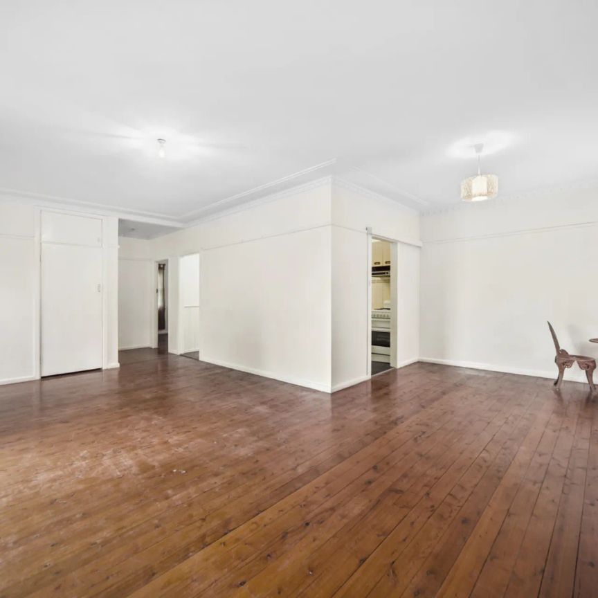 Conveniently Located - Photo 1