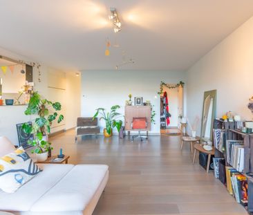 Lichtrijk twee slaapkamerappartement met tuin te Gent - Photo 1