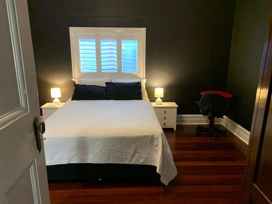 Victoria Park - Photo 1