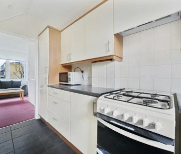 3 bedroom flat in London - Photo 2