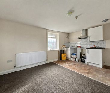 1 Bedroom Flat / Apartment to let - Photo 2