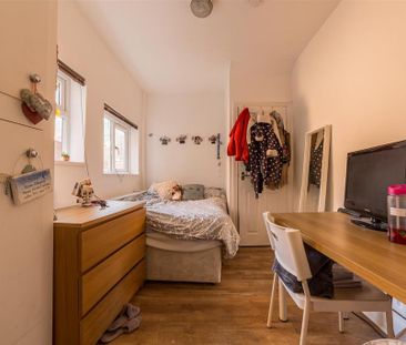 3 bedroom flat to rent - Photo 6