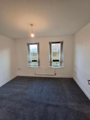 2 Skye Buildings, Drumadoon Square, Dundonald, Belfast, BT16 2QN - Photo 3