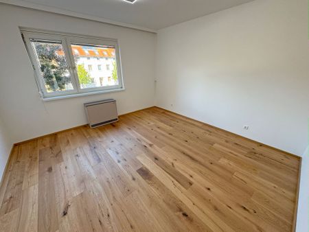 Korneuburg – renovierte 3-Zimmer-Wohnung mit Loggia im Zentrum – 90,5 m² - Foto 3