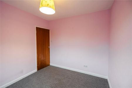 2 bedroom end of terrace house to rent - Photo 3