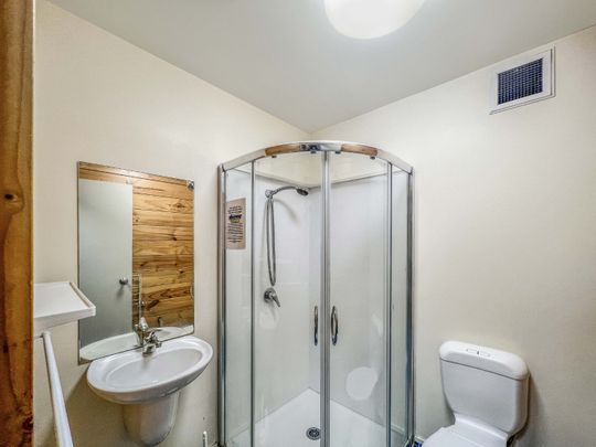 Studio on the ground floor at the basin - Photo 1