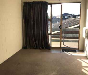 So Handy -1 Bedroom Unit/Apartment Papatoetoe - Photo 1