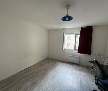 Location Appartement 2 pièces 35m² - Photo 2