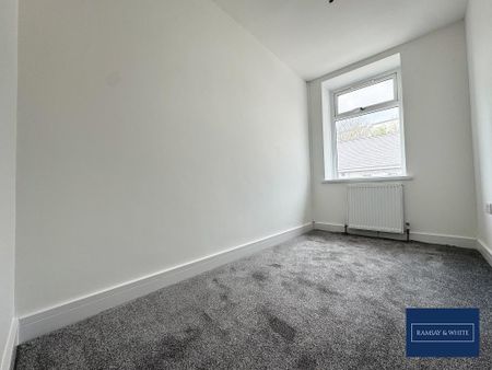 3 bedroom terraced house to rent - Photo 3