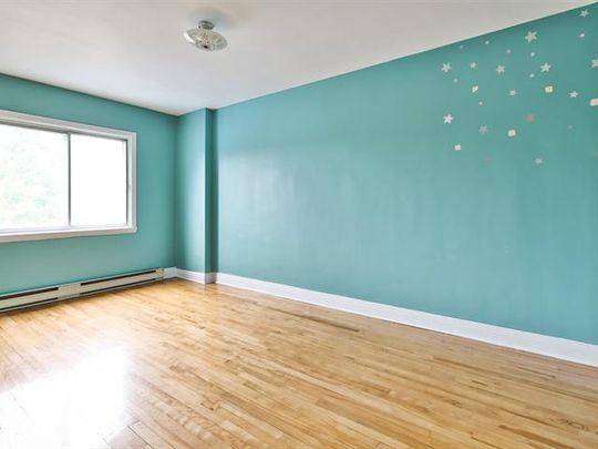 1827 Rue du Collège - Photo 1