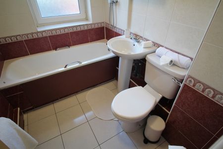 Flat 40, Samara Plaza, LS2 9DU, Leeds - Photo 5