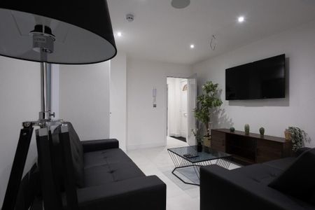 6 bedroom house to rent - Photo 2