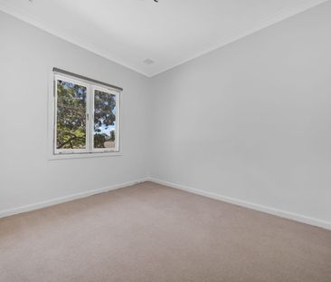 3x1 IN GREAT LOCATION! - Photo 2