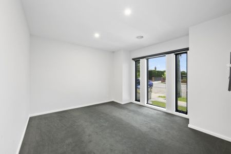 1303 Gregory St, Lake Wendouree VIC 3350 - Photo 2