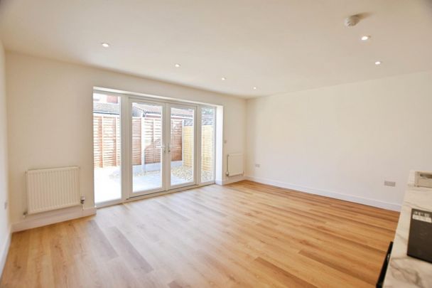 1 bedroom Bungalow To Let - Photo 1