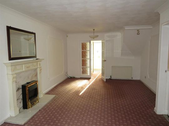 4 bedroom detached house to rent - Photo 1