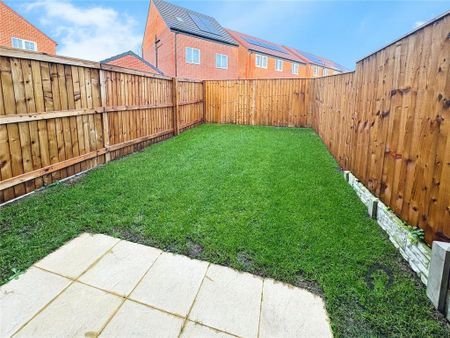 3 bedroom semi-detached house to rent - Photo 5