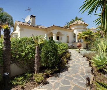 4 bedroom luxury Villa for rent in Nueva Andalucía, Marbella, Malag... - Photo 3