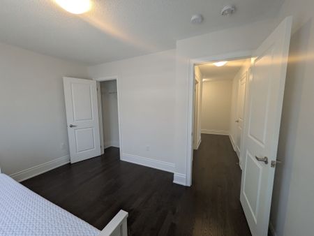 For Lease - 18 Valleybrook Road, Barrie, Ontario - Photo 5