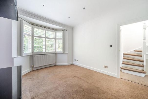 4 bedroom end of terrace house to rent - Photo 1