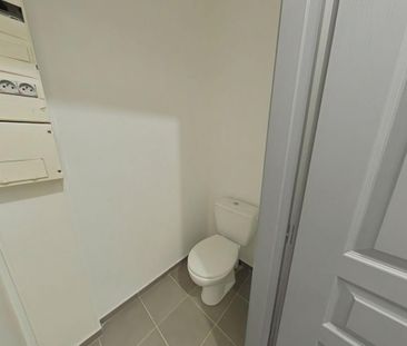 Location Appartement 2 pièces 47m² ROMANS SUR ISERE 26100 - Photo 3