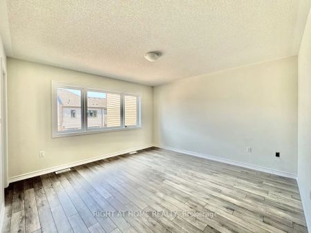 Property For Lease | S9228066 - Photo 3