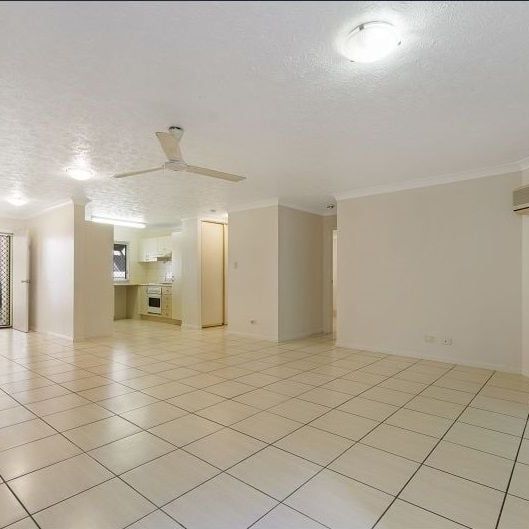 1/92 Regatta Crescent, Douglas - Photo 1