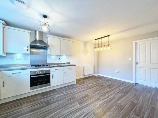 3 bedroom semi-detached house to rent - Photo 1