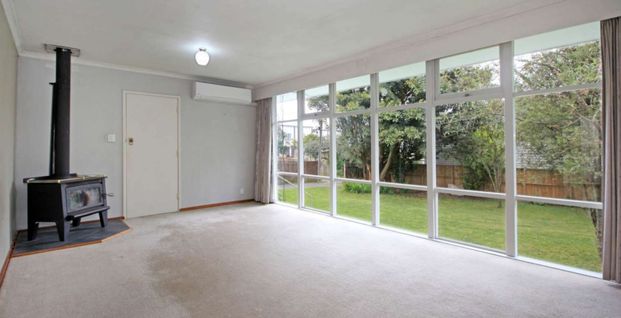 Large family home with plenty of land - Photo 1