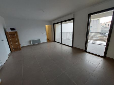 location Appartement T3 DE 63.66m² À NIMES - Photo 4