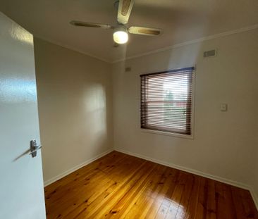 To register & apply for this property, please use this link: https:... - Photo 4