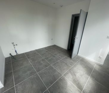 Location Appartement 4 pièces 98m² LALLAING 59167 - Photo 5