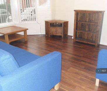 4 bedroom terraced house to rent - Photo 3