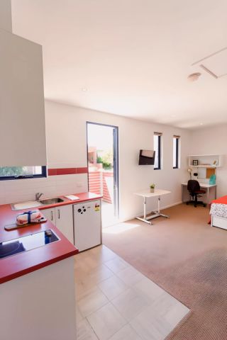 Large Studio - Photo 2