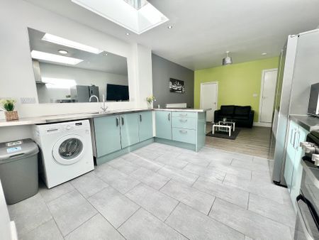 5 Bedrooms, 105 Northfield Road – Student Accommodation Coventry - Photo 2