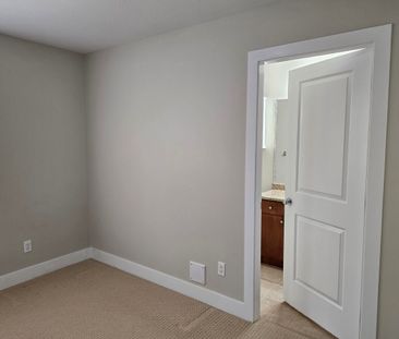 Spacious Above Ground Suite + Office - Photo 4